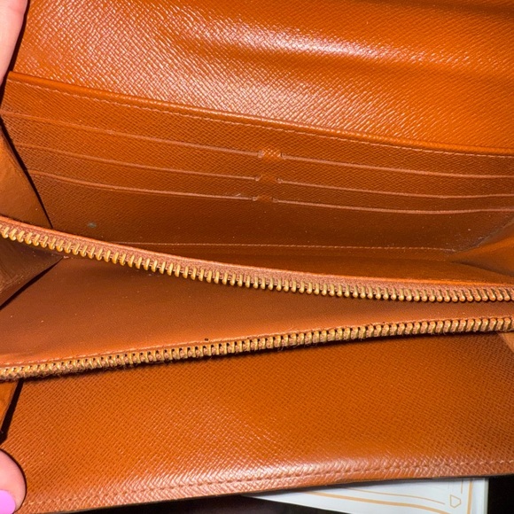 Louis Vuitton Monogram Wallet - Picture 5 of 5